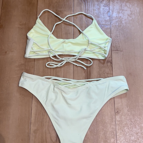 Bathingsuit - Picture 2 of 5